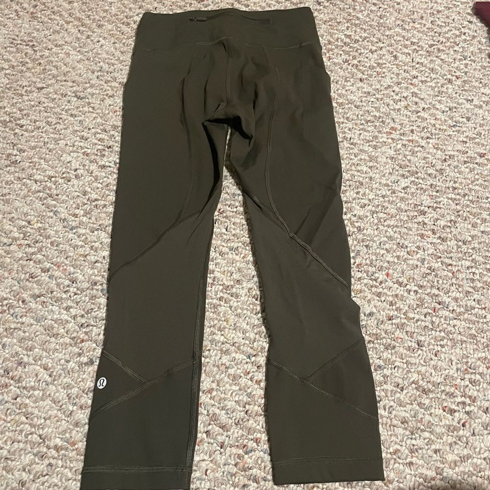 Lululemon Pace Rival Crop *Full-On Luxtreme 22"
Dark Olive- Size 2